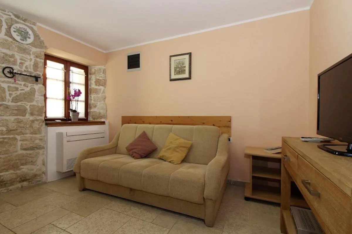 בית נופש הוילה Berta In Sveti Petar U Sumi - Haus Fuer 4-5 Personen קרואטיה